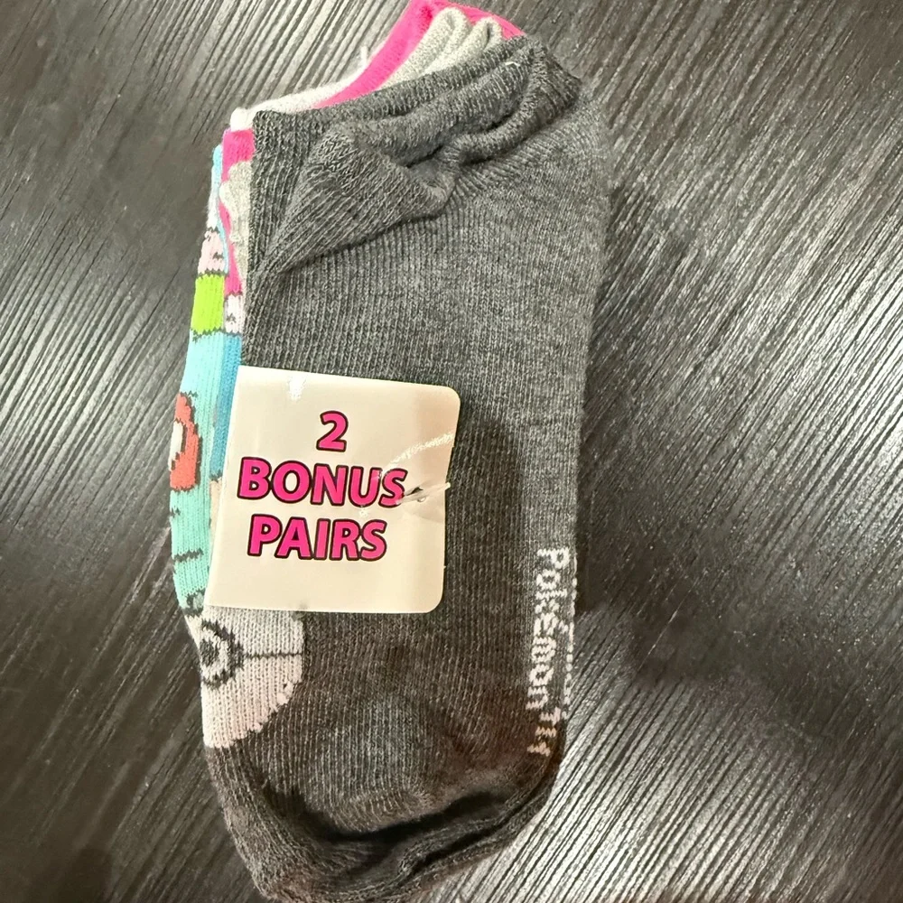 NWT Size M Pokemon No-Show Socks Set - 8 pack shoe size 10.5-4